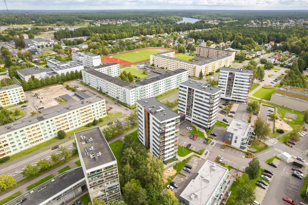 Kortermaja ümbrus mere ääres